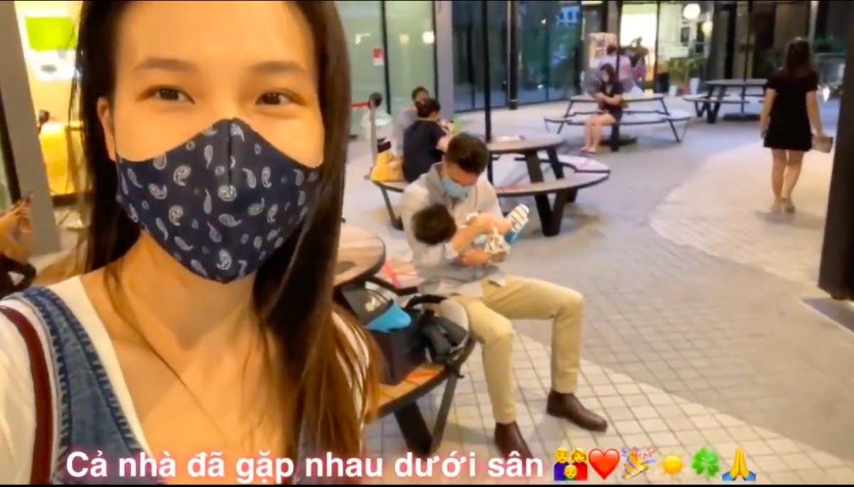 Mẹ con MC Hoàng Oanh đoàn tụ chồng Tây sau nửa năm chia xa vì Covid-19